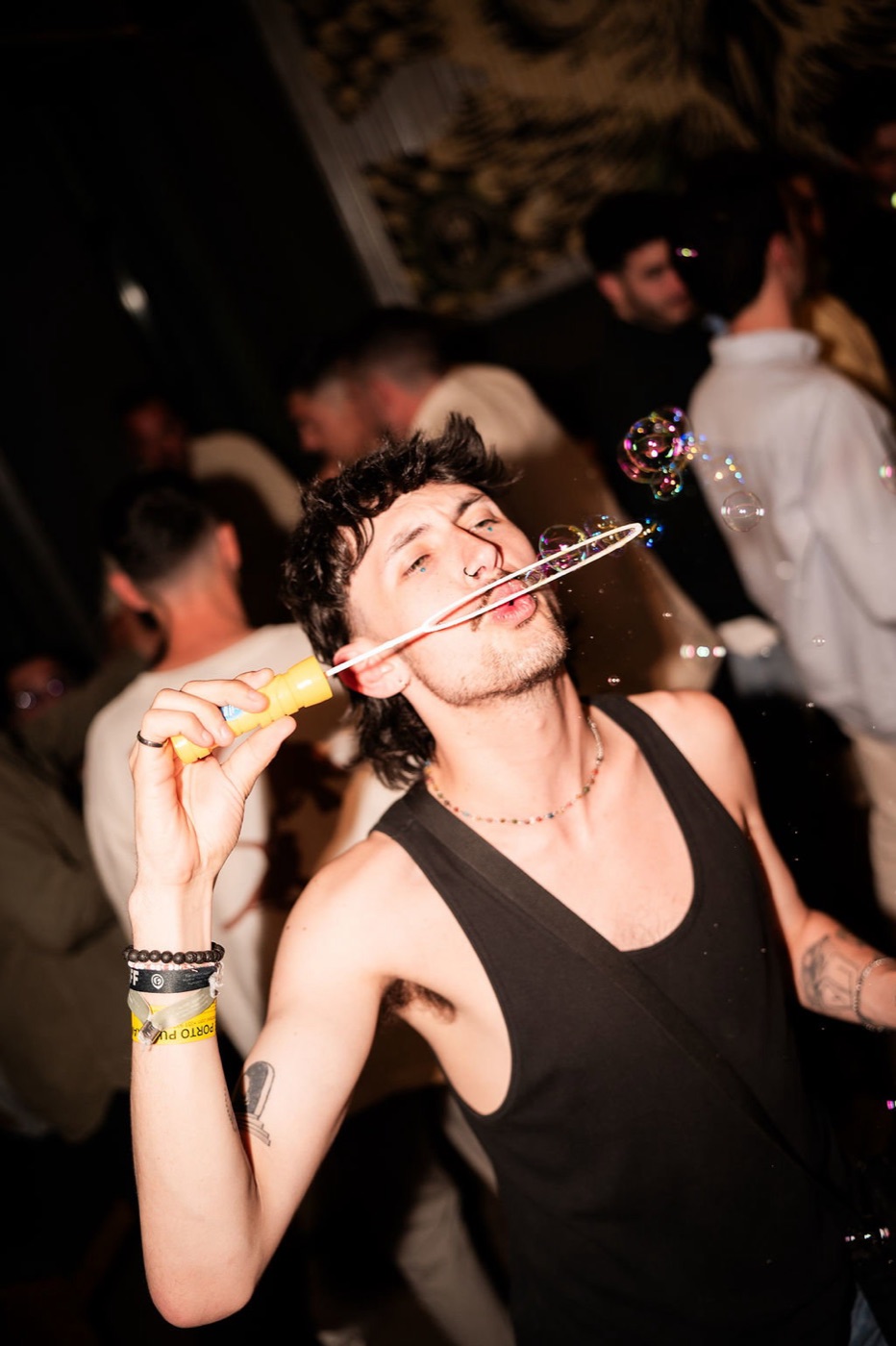 Porto Crawl guest enjoying party games