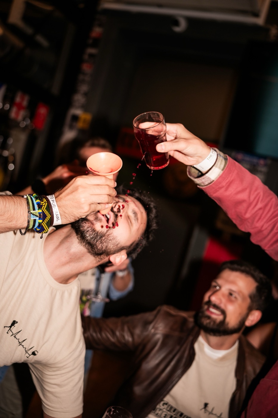 Porto Crawl guests playing drinking games